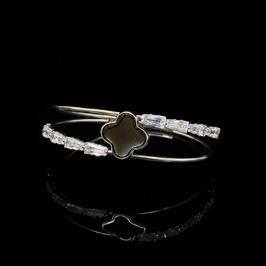 Silver clover leaf bracelet
